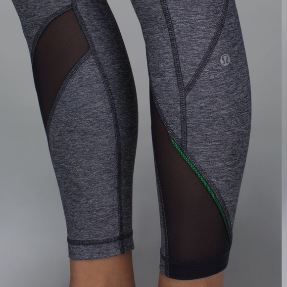 Lululemon Inspire Tight II (Mesh)
Heathered Naval Blue / Naval Blue Size 6 - Picture 16 of 17
